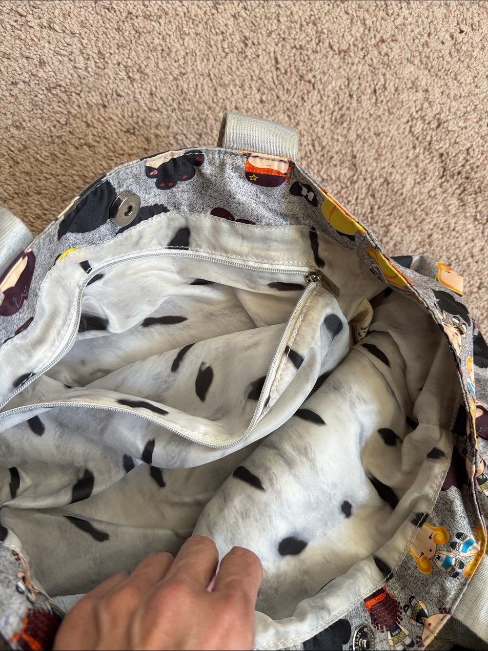 Harajuku Lovers Gray Character Print Big Tote Bag. - Picture 7 of 8